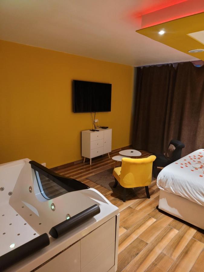 Spa Celyna Appartement Avec Jacuzzi Privatif Lyon Eksteriør bilde