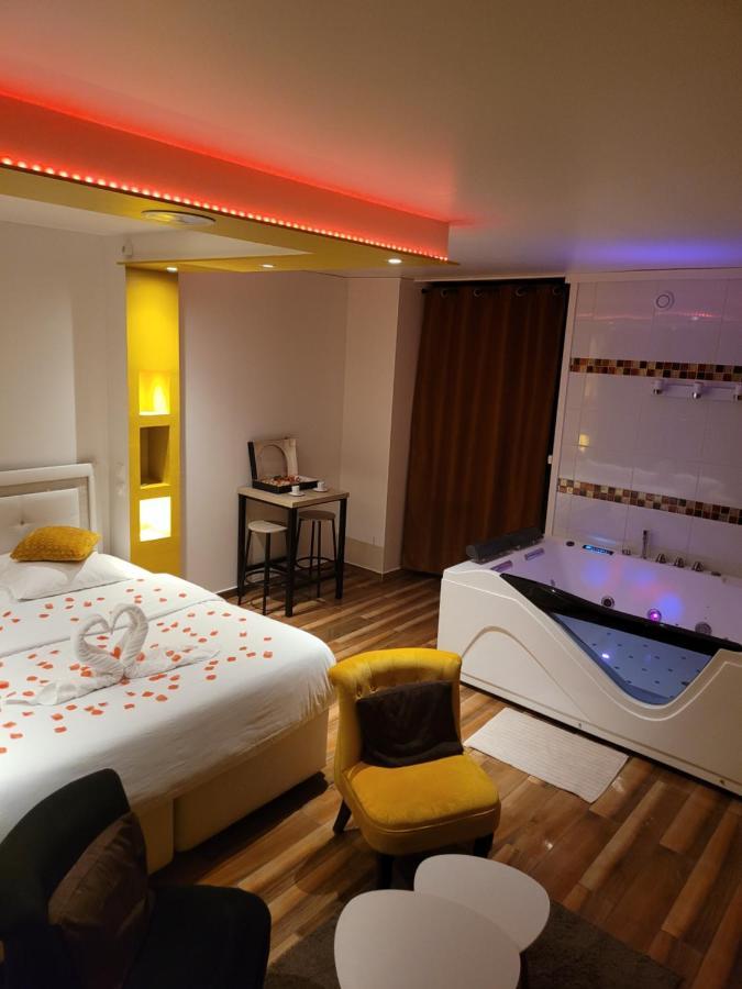 Spa Celyna Appartement Avec Jacuzzi Privatif Lyon Eksteriør bilde